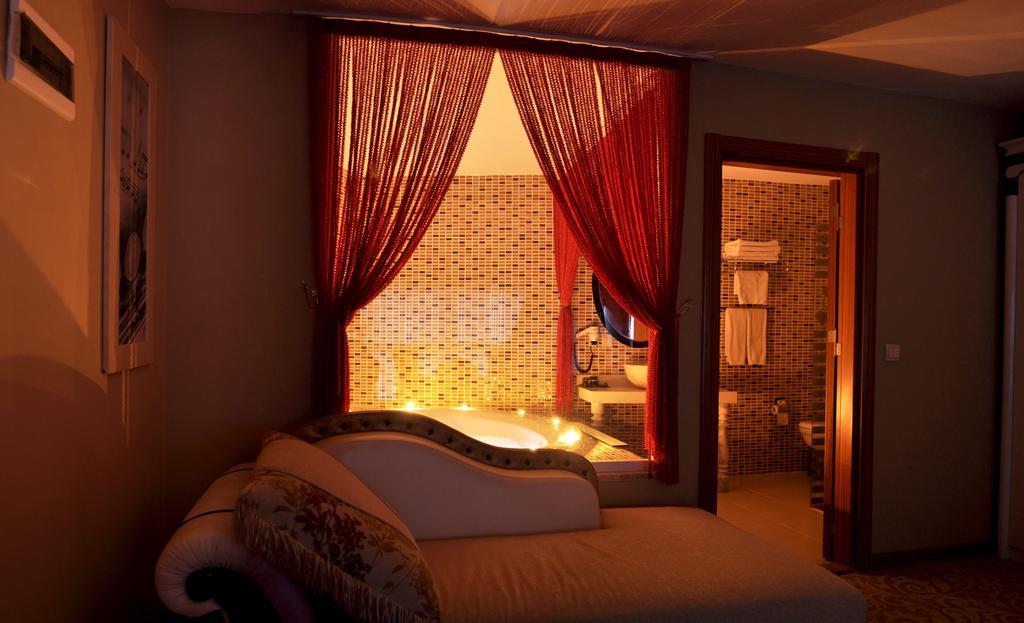 Karaman Demosan Hotel מראה חיצוני תמונה