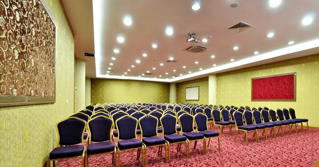 Karaman Demosan Hotel מראה חיצוני תמונה